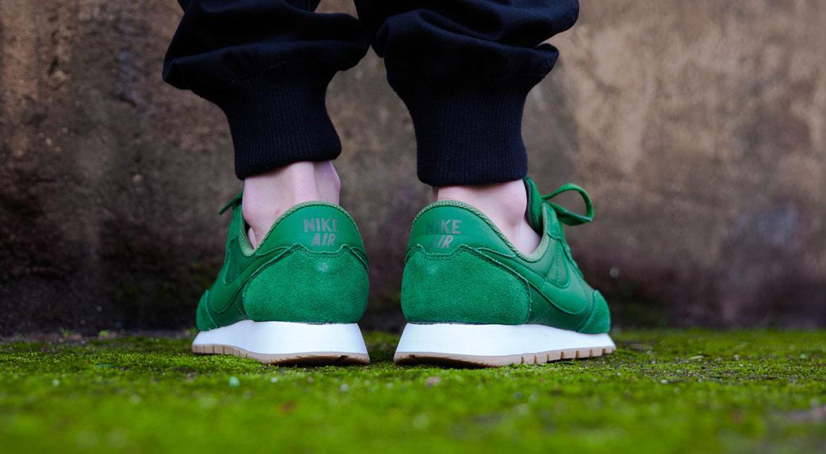 nike-air-pegasus-83-forest-